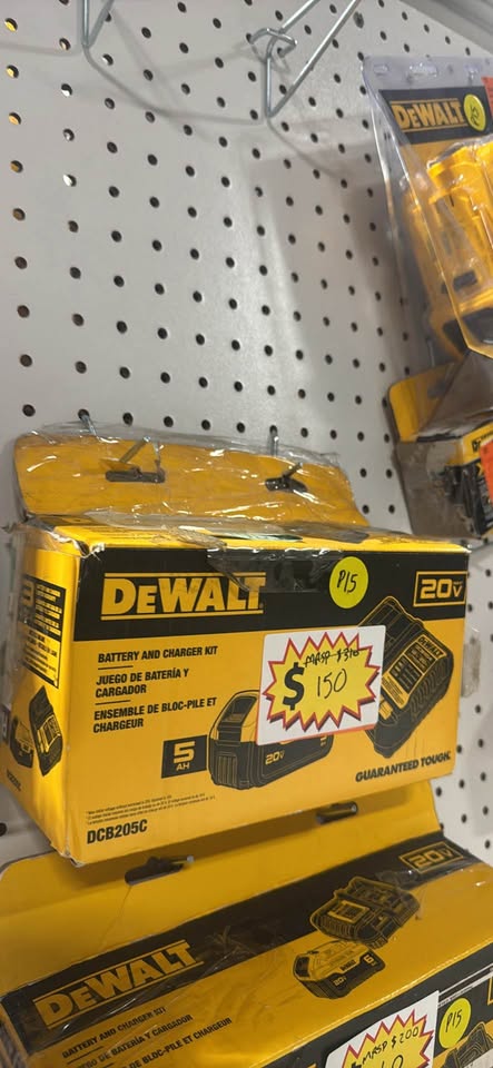 DEWALT DCB205C 20V MAX XR High-Capacity Lithium-Ion Battery (5.0Ah)