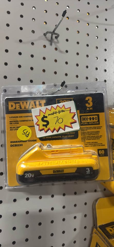 DEWALT DCB230 20V MAX Compact Lithium-Ion Battery (3.0Ah)