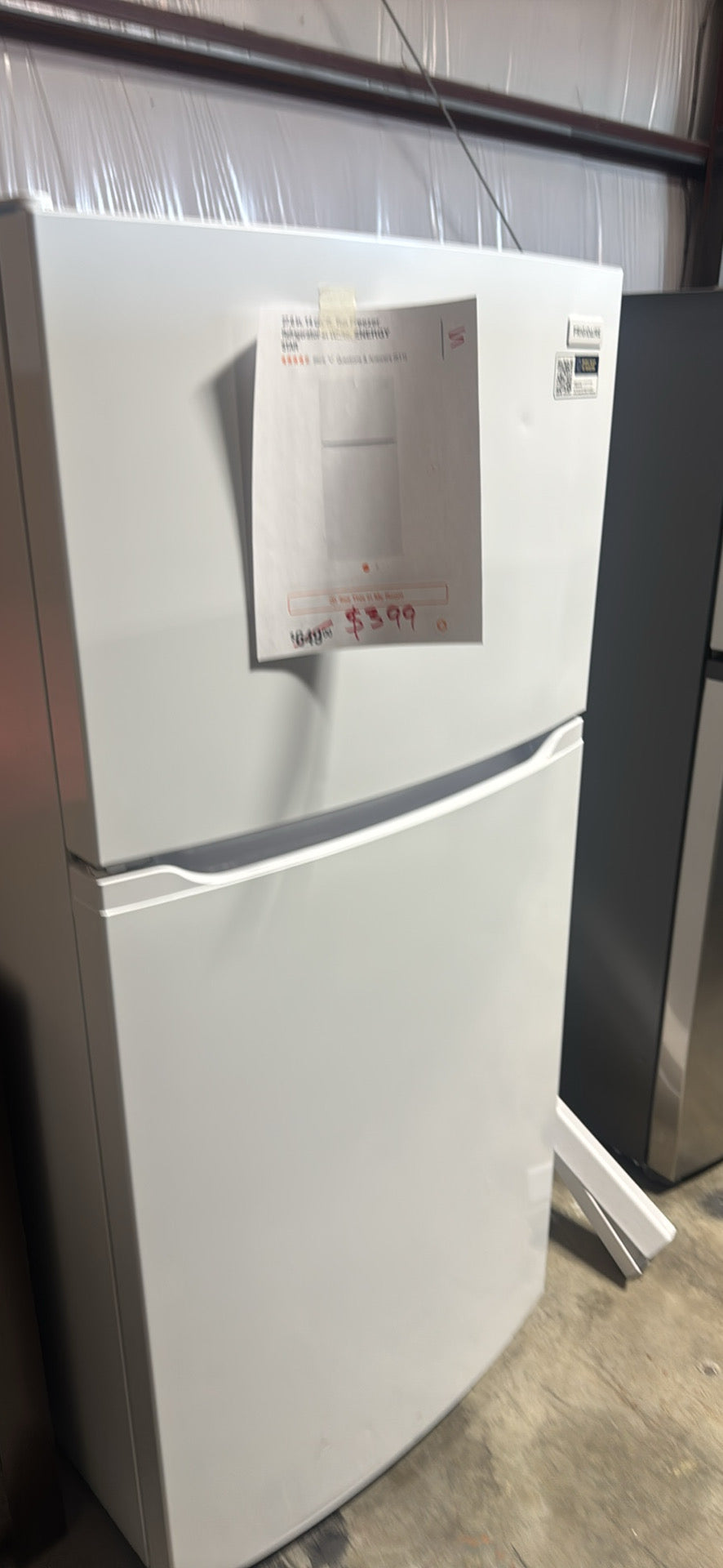 Frigidaire 27.6 in. 14 cu. ft. Top Freezer Refrigerator – White, ENERGY STAR
