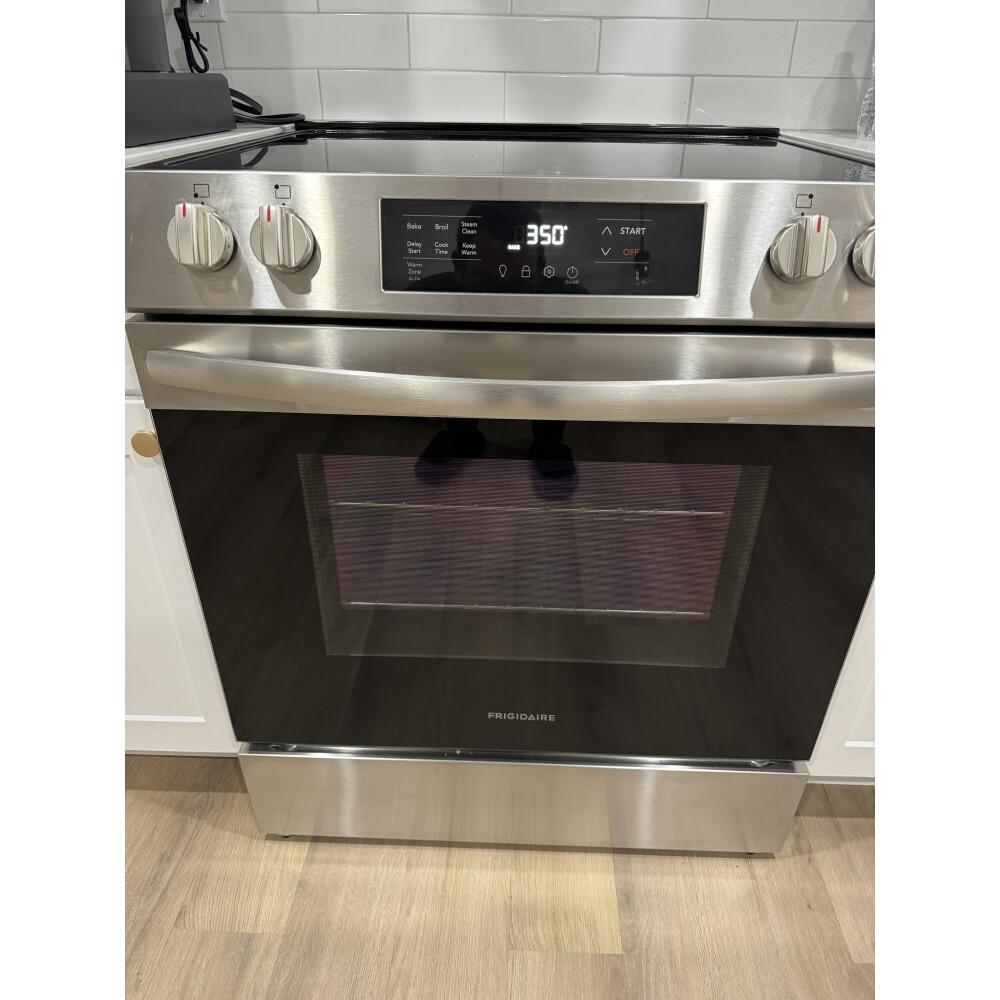 Frigidaire FCFE3062AS 30" Electric Range (New)