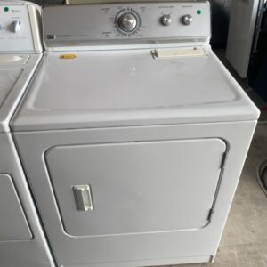 29-inch, front-load electric dryer featuring a 7.0 cu. ft. capacity and GentleBreeze drying system