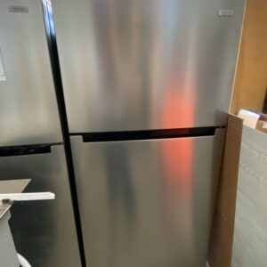 ENERGY STAR 18cf Fridge w/Ice Maker - Unit T00-025-26