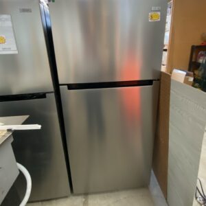 ENERGY STAR 18cf Fridge w/Ice Maker - Unit T03-010-26