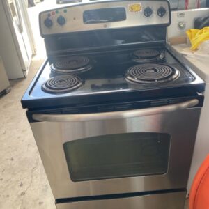 30-inch free-standing electric range manufactured by GE Appliance