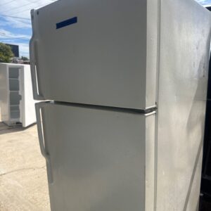 GE Top-Freezer Fridge - Unit T07-048-26